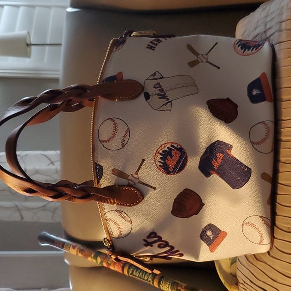 Dooney & Bourke EUC Mets Bag - Picture 2 of 4